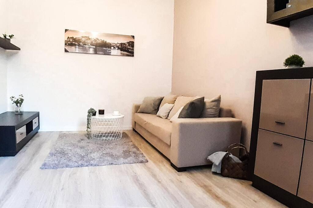 Rondo Onz Metro, Krochmalna 32A Street Varşovia Exterior foto