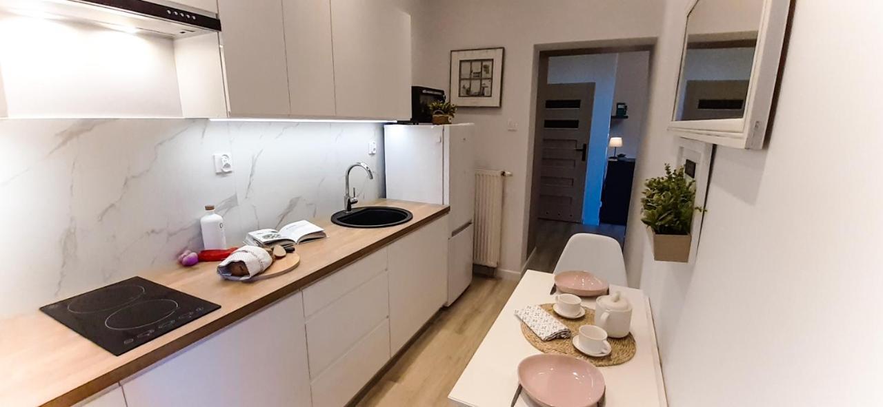 Rondo Onz Metro, Krochmalna 32A Street Varşovia Exterior foto